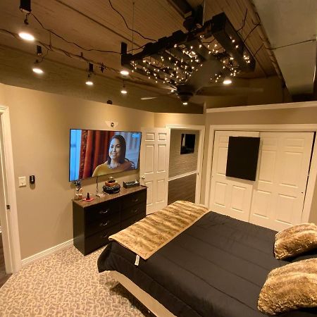 Blackout Themed Residence In The Prime Heart Of Omaha'S Old Market! Ομάχα Εξωτερικό φωτογραφία