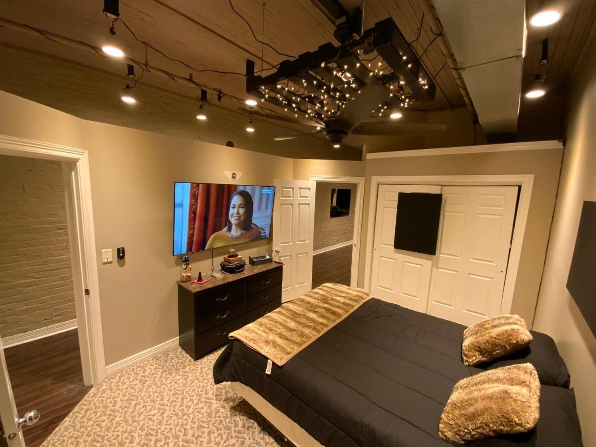 Blackout Themed Residence In The Prime Heart Of Omaha'S Old Market! Ομάχα Εξωτερικό φωτογραφία