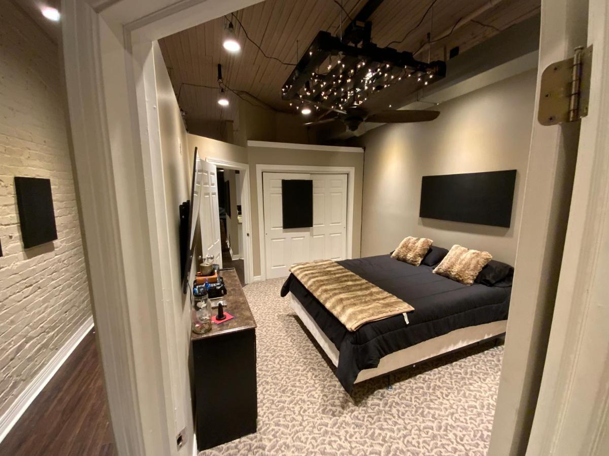 Blackout Themed Residence In The Prime Heart Of Omaha'S Old Market! Ομάχα Εξωτερικό φωτογραφία